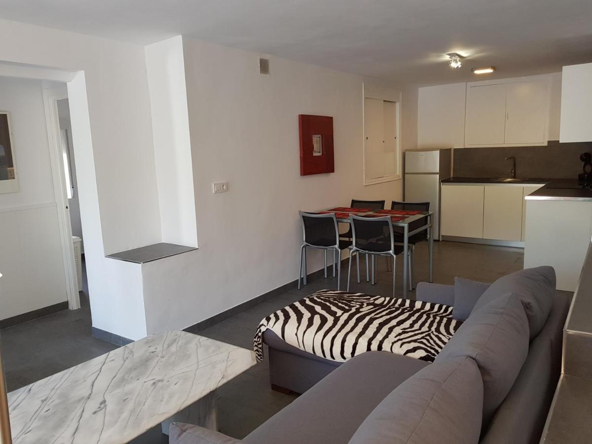 Lovely Bungalow For Four Close To Beach And City In Torrevieja Esterno foto