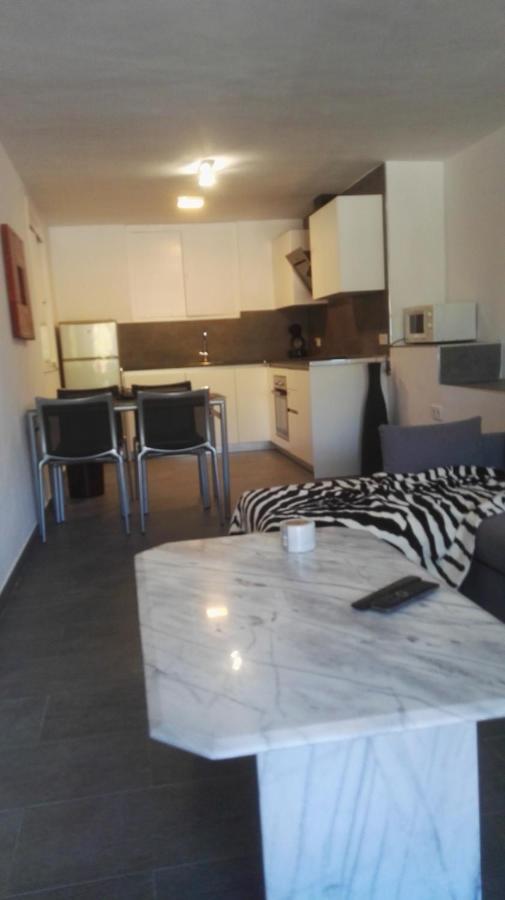 Lovely Bungalow For Four Close To Beach And City In Torrevieja Esterno foto