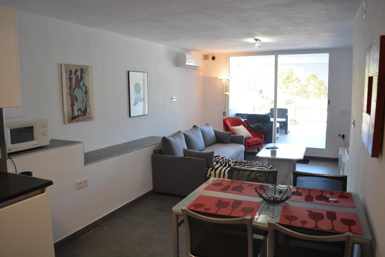 Lovely Bungalow For Four Close To Beach And City In Torrevieja Esterno foto