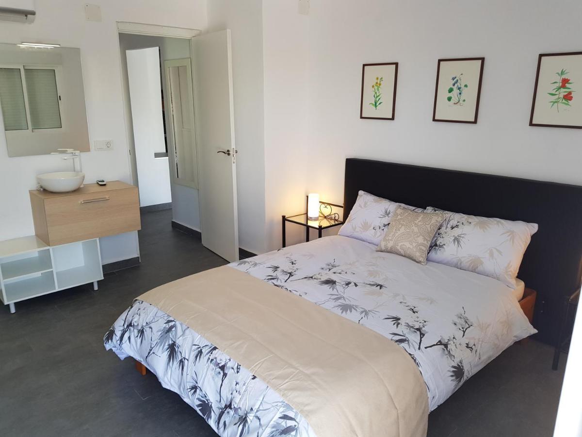 Lovely Bungalow For Four Close To Beach And City In Torrevieja Esterno foto